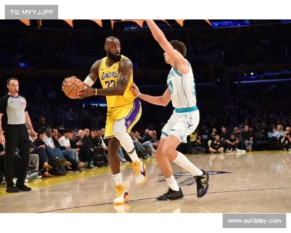 湖人vs黄蜂前瞻：詹姆斯缺阵背景下年轻球员对决